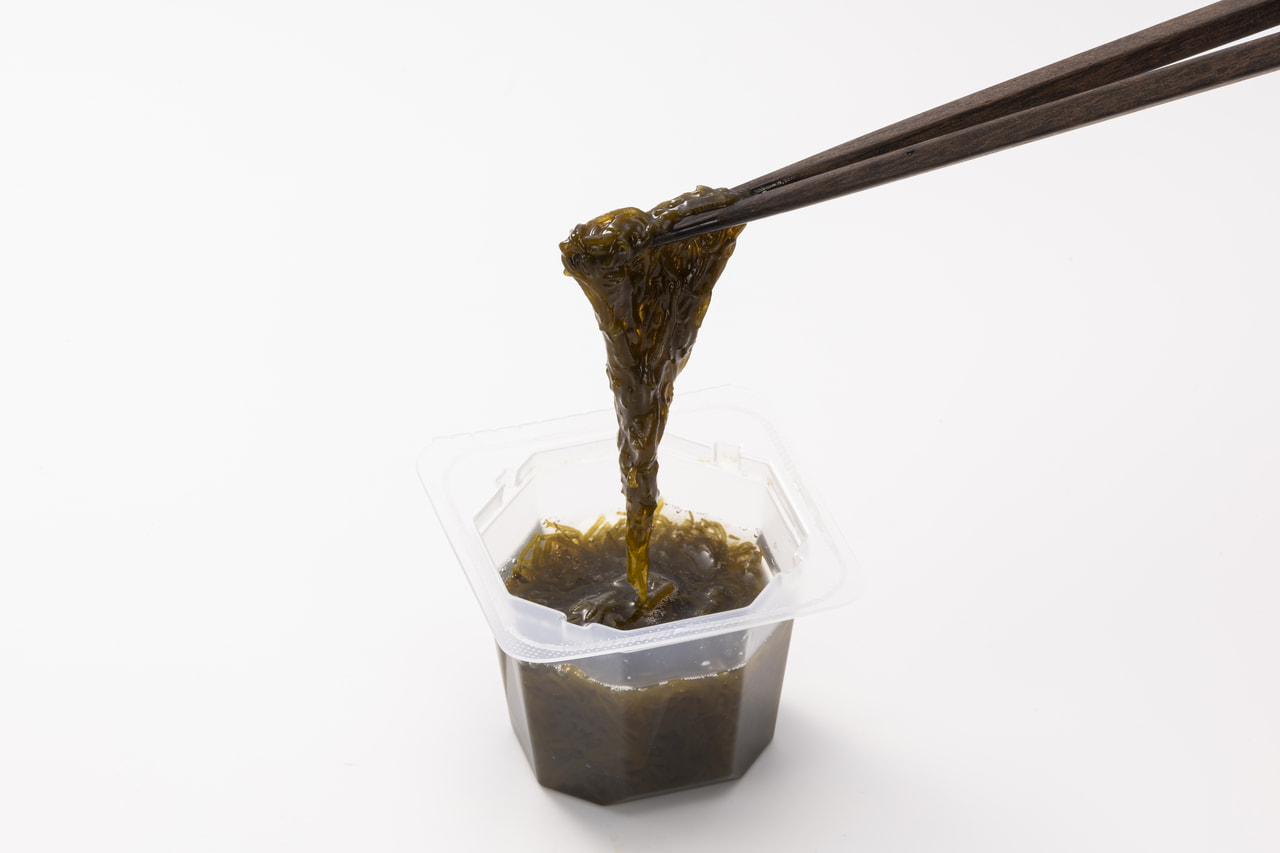 やわらかな味わいのもずく土佐酢(ゆず入り) 50g×3
