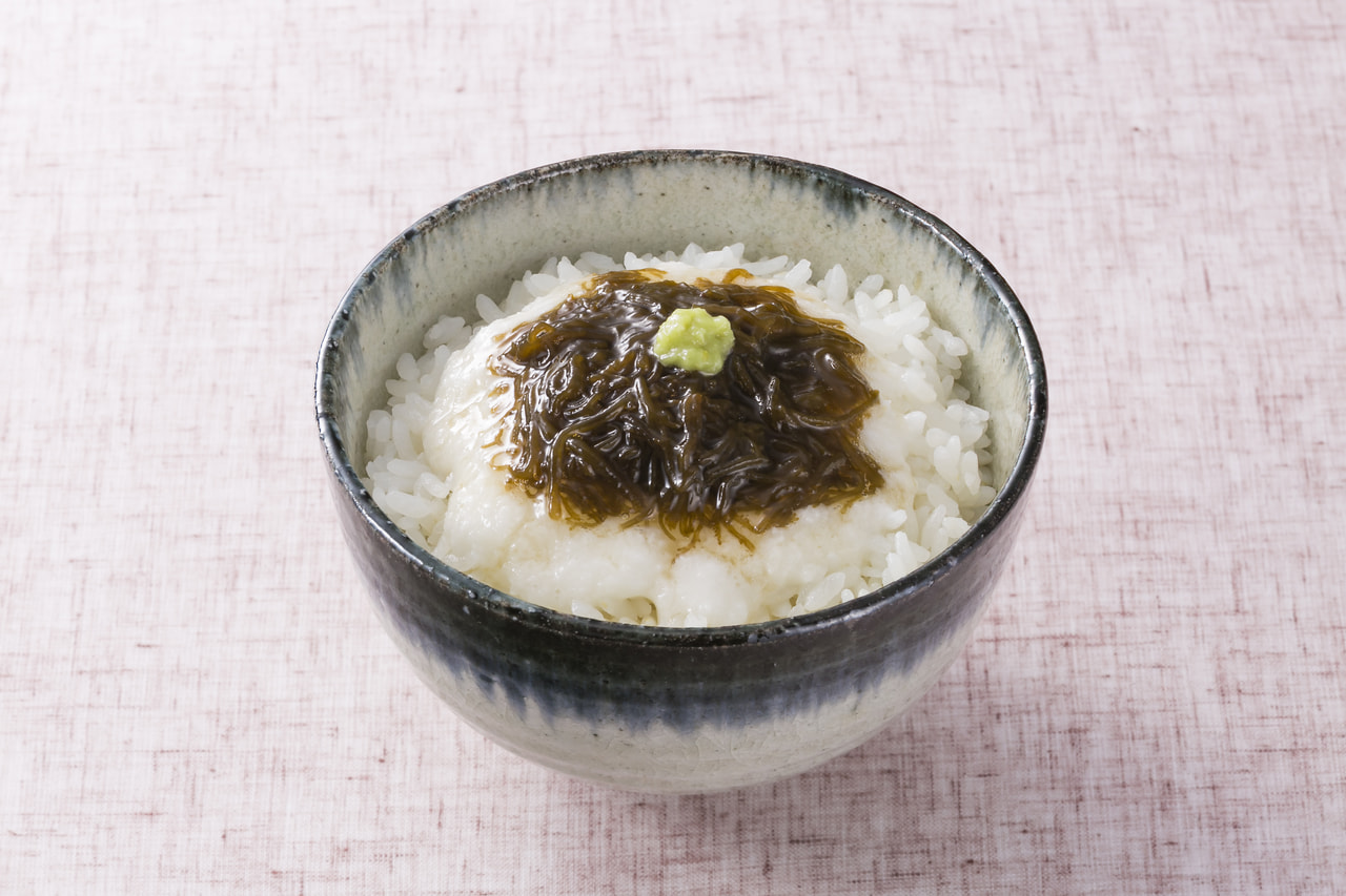 もずくとろろ丼